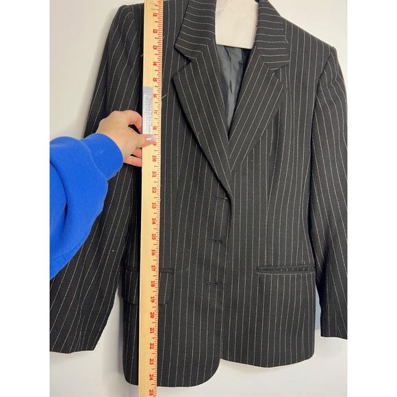 Vtg The Villager Womens Single Breasted Blazer Sz 4 Pinstripe Preppy Work - Picture 4 of 8
